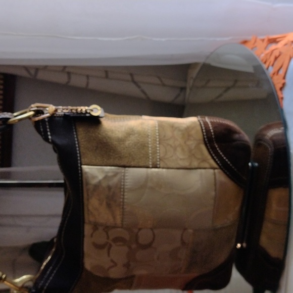 Authentic Coach legacy patchwork bag. - Picture 3 of 12
